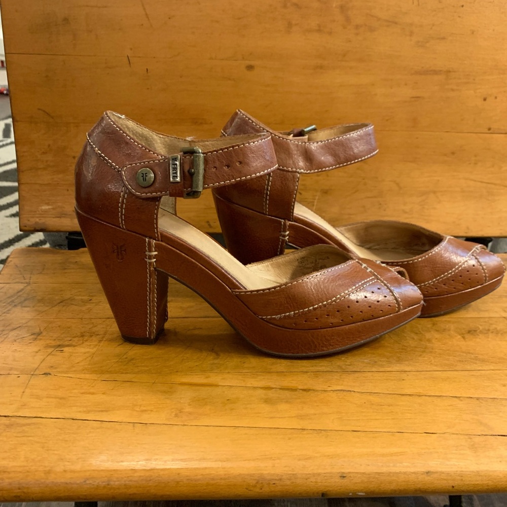 Frye Agatha 2 Piece ankle strap peep-toe heel size 8.5 M